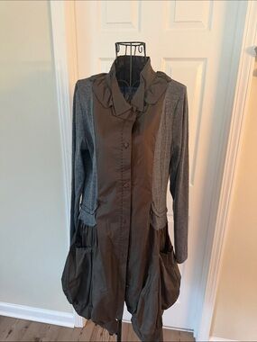 Two-Tone Ruffle Collar Bomber Jacket - Gray & Brown